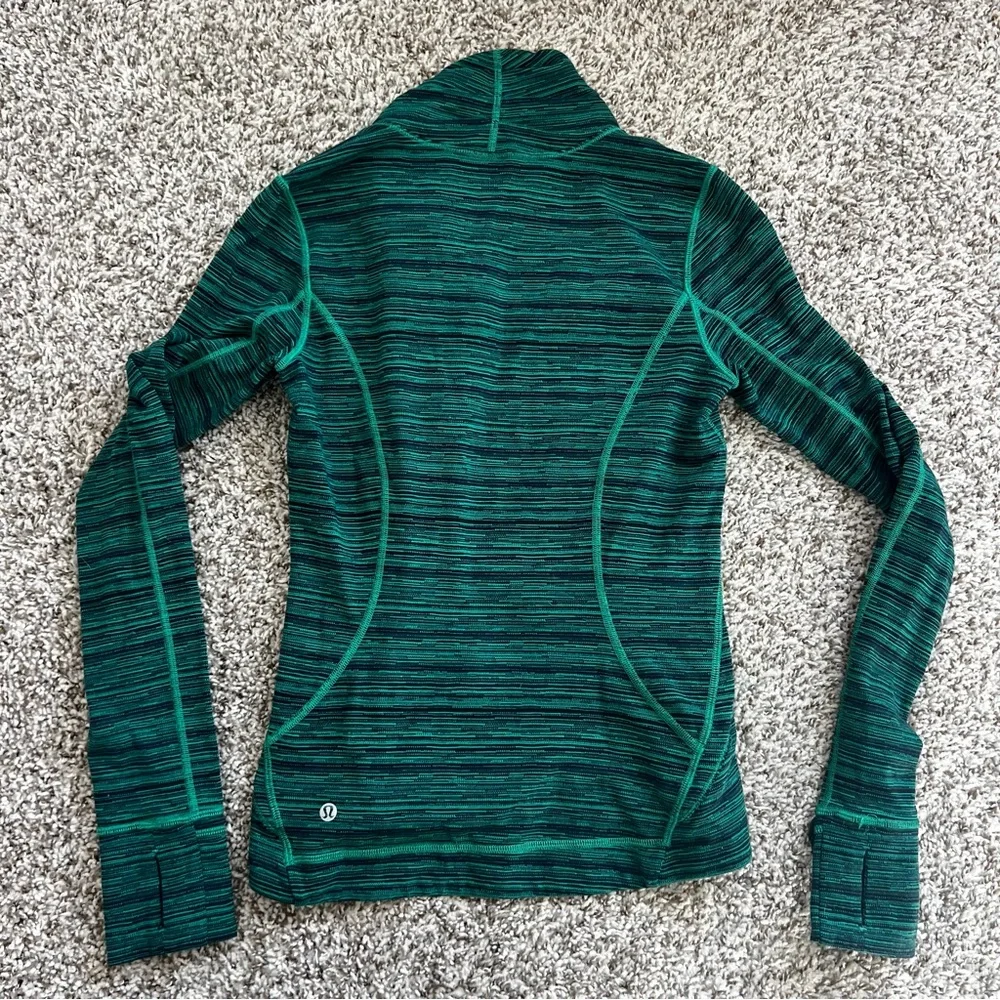 Lululemon Precision Jacket in Cyber Jungle Hero Blue Sz 6